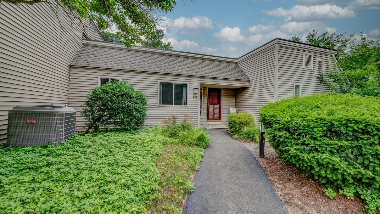 58 LIBRARY Ln  