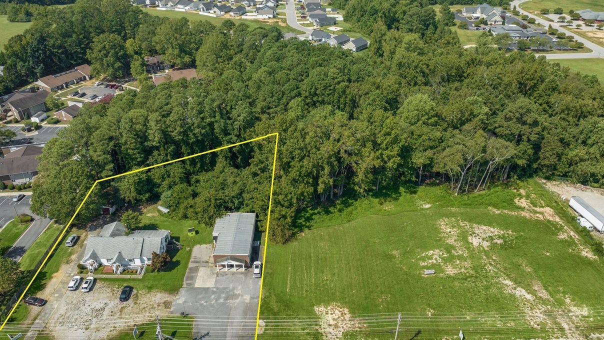 2702 FOREST HILLS RD SW  