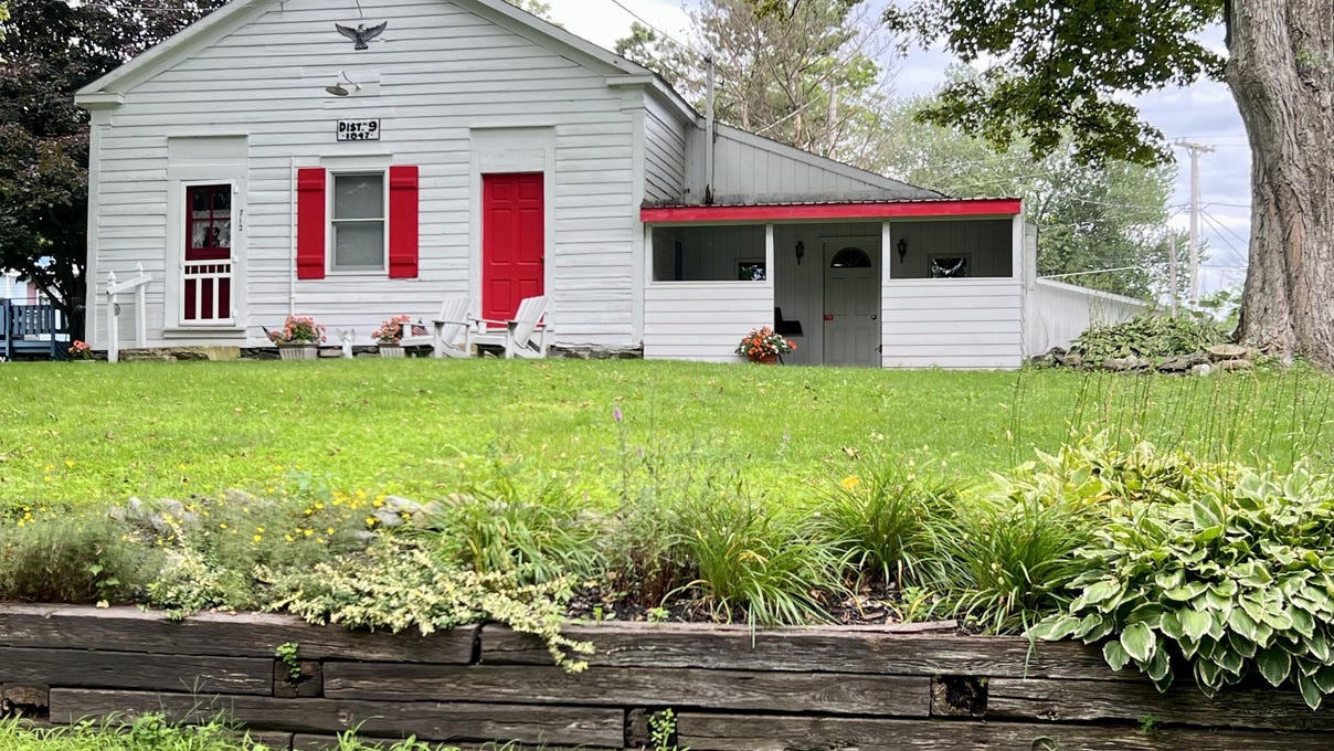 704 Schoolhouse Way  
