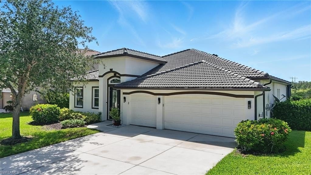 2541 Sawgrass Lk  