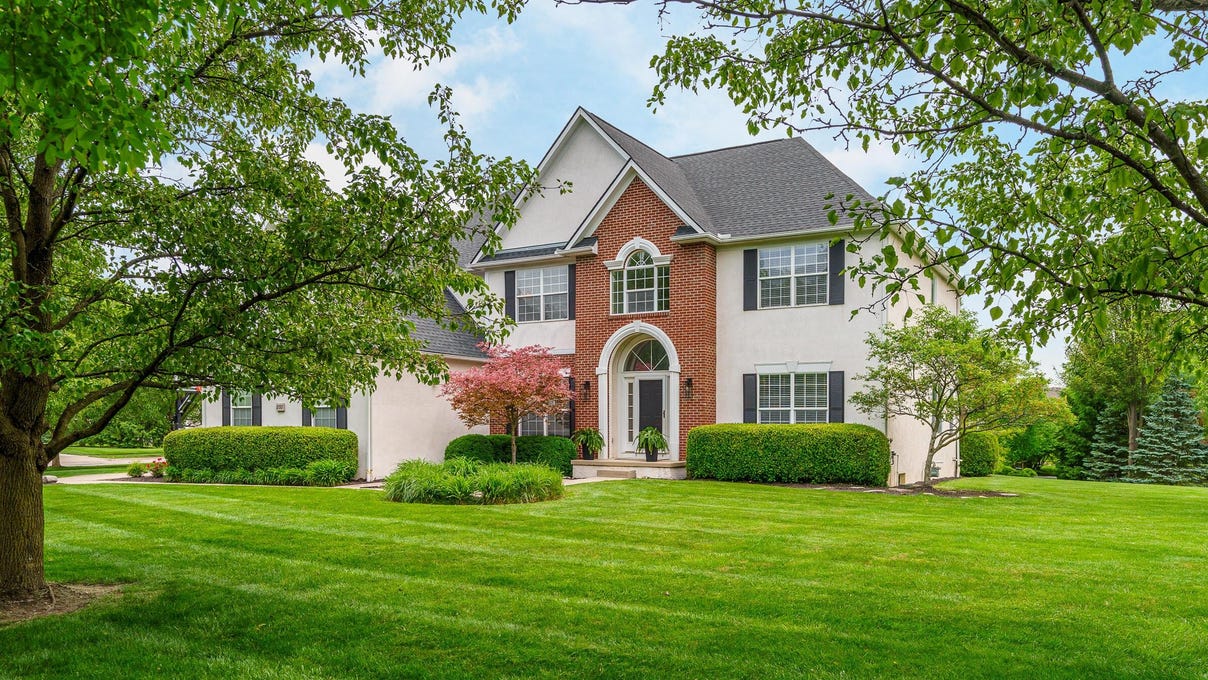 8130 Summerhouse Dr W  