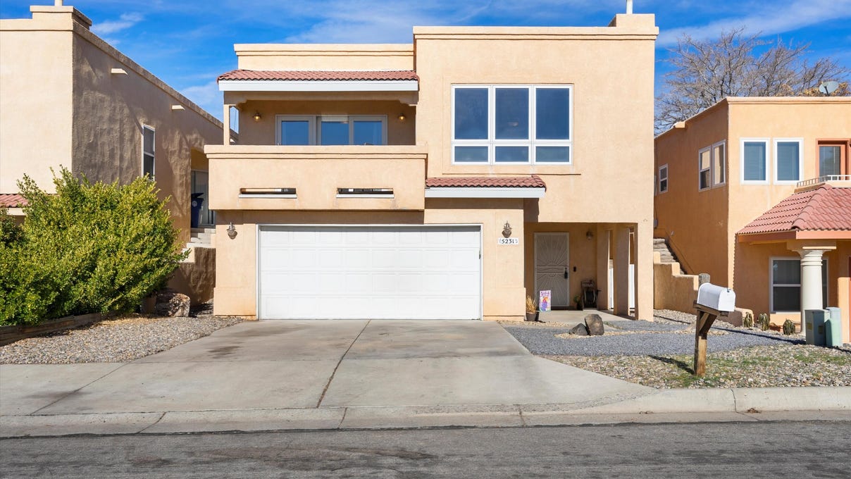 5231 La Colonia Dr NW  