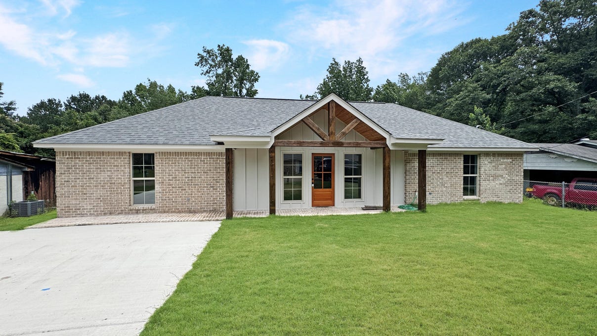 609 Simpson Cir  