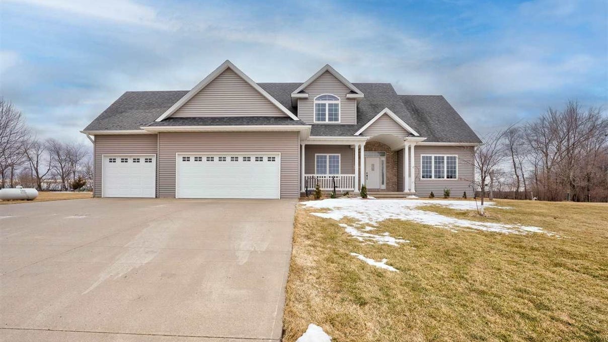 1461 Walter Mapp Dr, Riverside, IA 52327 House for Sale