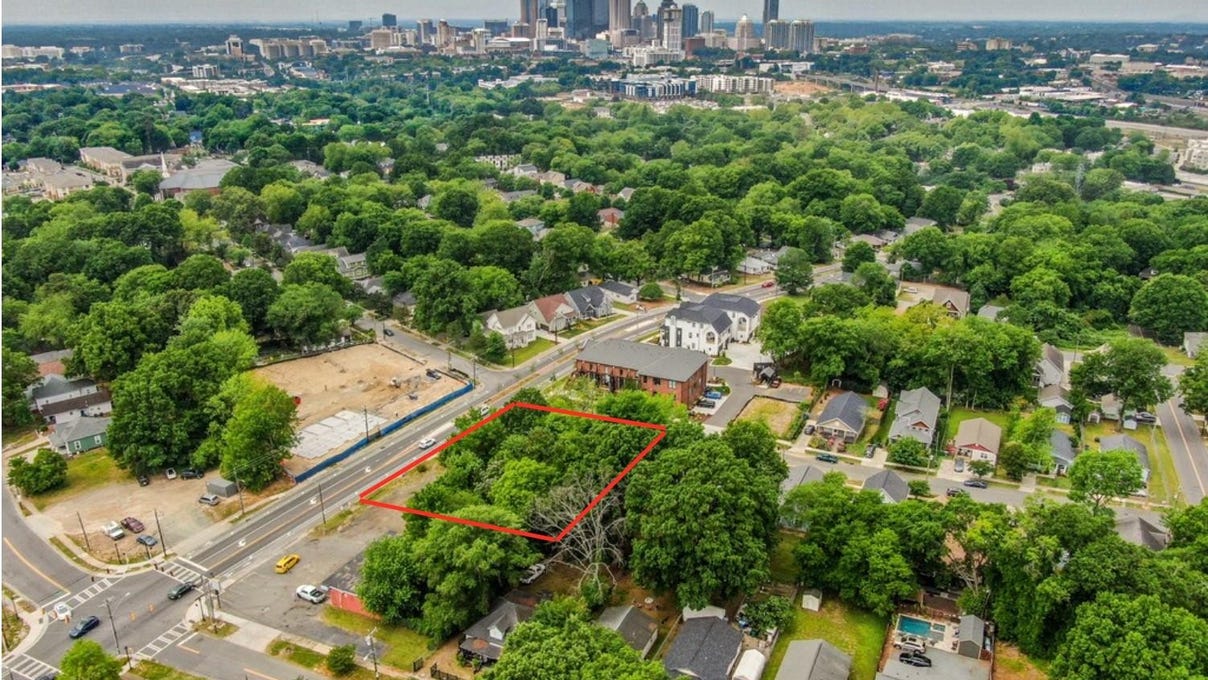 1101 1105 1109 1111 Parkwood Ave  