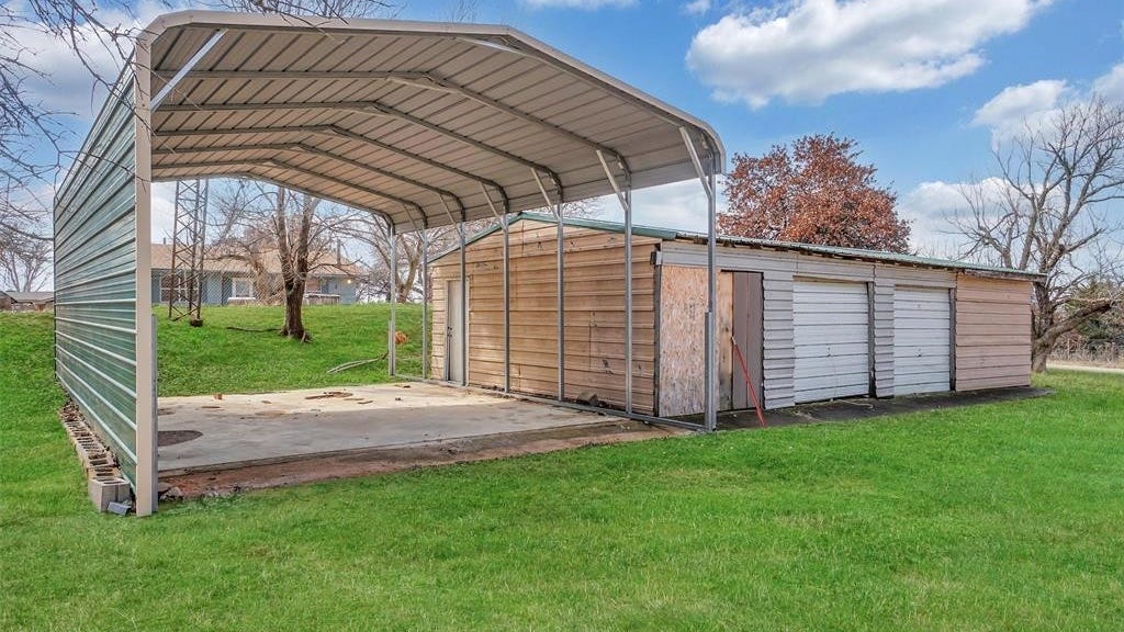 220 Price Rd  