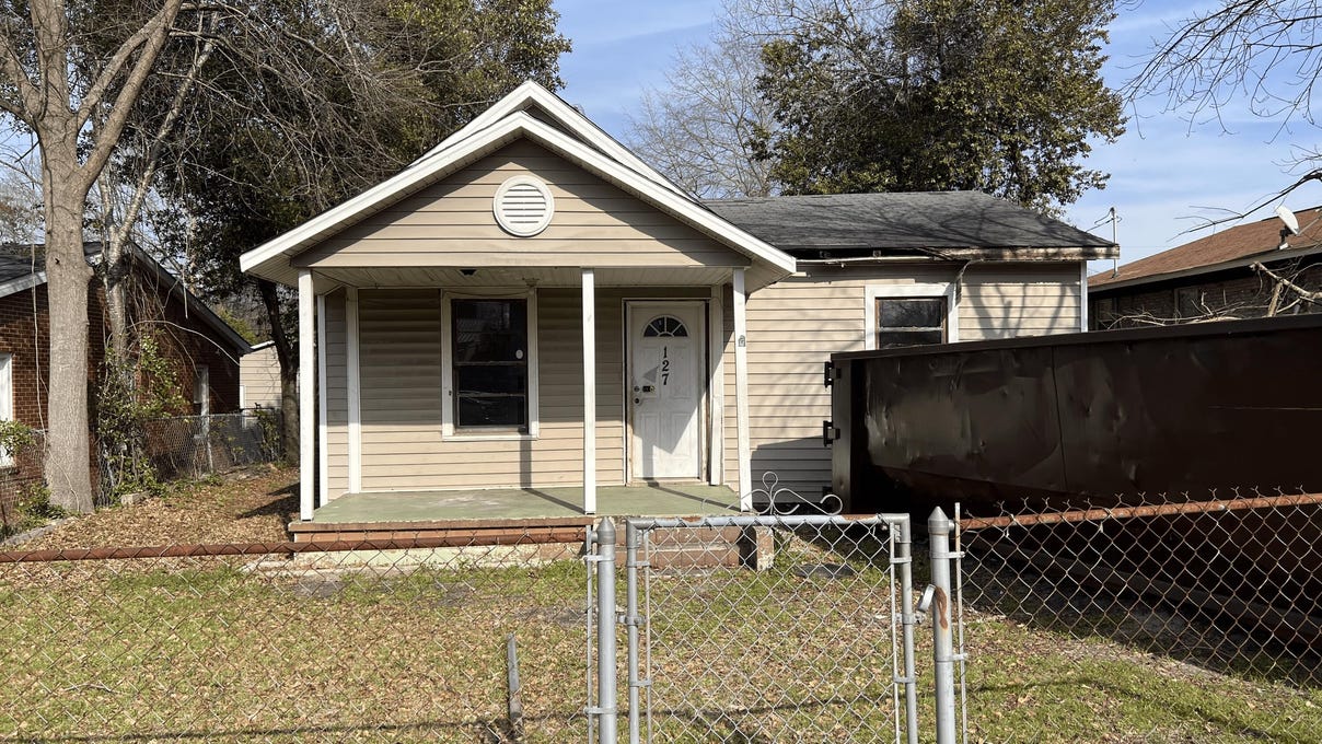 127 DUNBAR Street, Warrenville, SC 29851 House for Sale