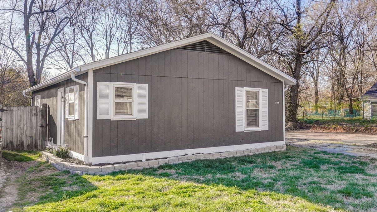 1719 North Hillcrest Ave  