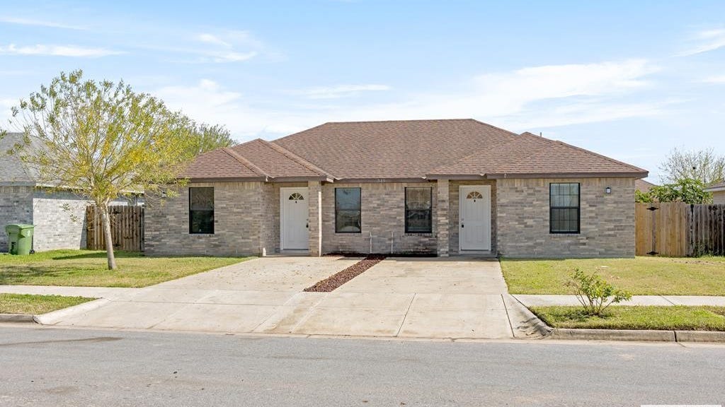 349 CLEMENTE AVE, Apt A, BROWNSVILLE, TX 78521 Townhouse for Rent