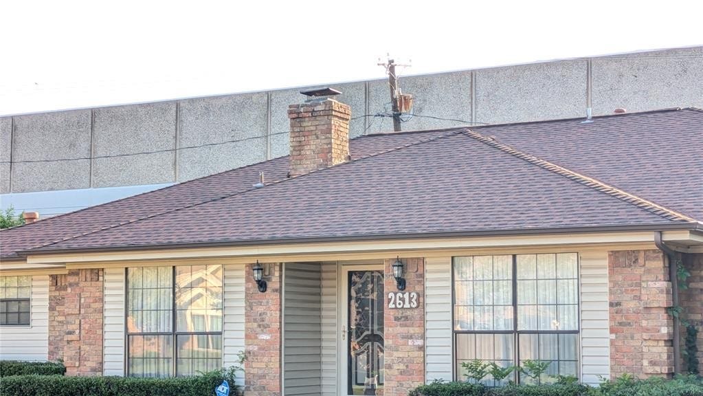 2613 Meadow Lk Dr  
