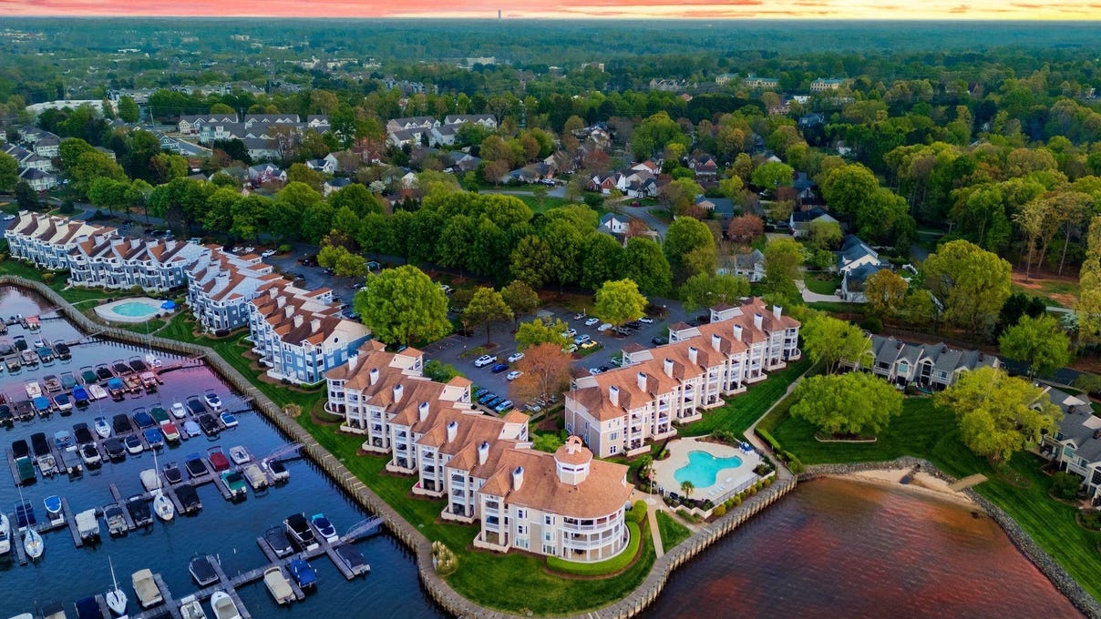 18563 Vineyard Pt Ln