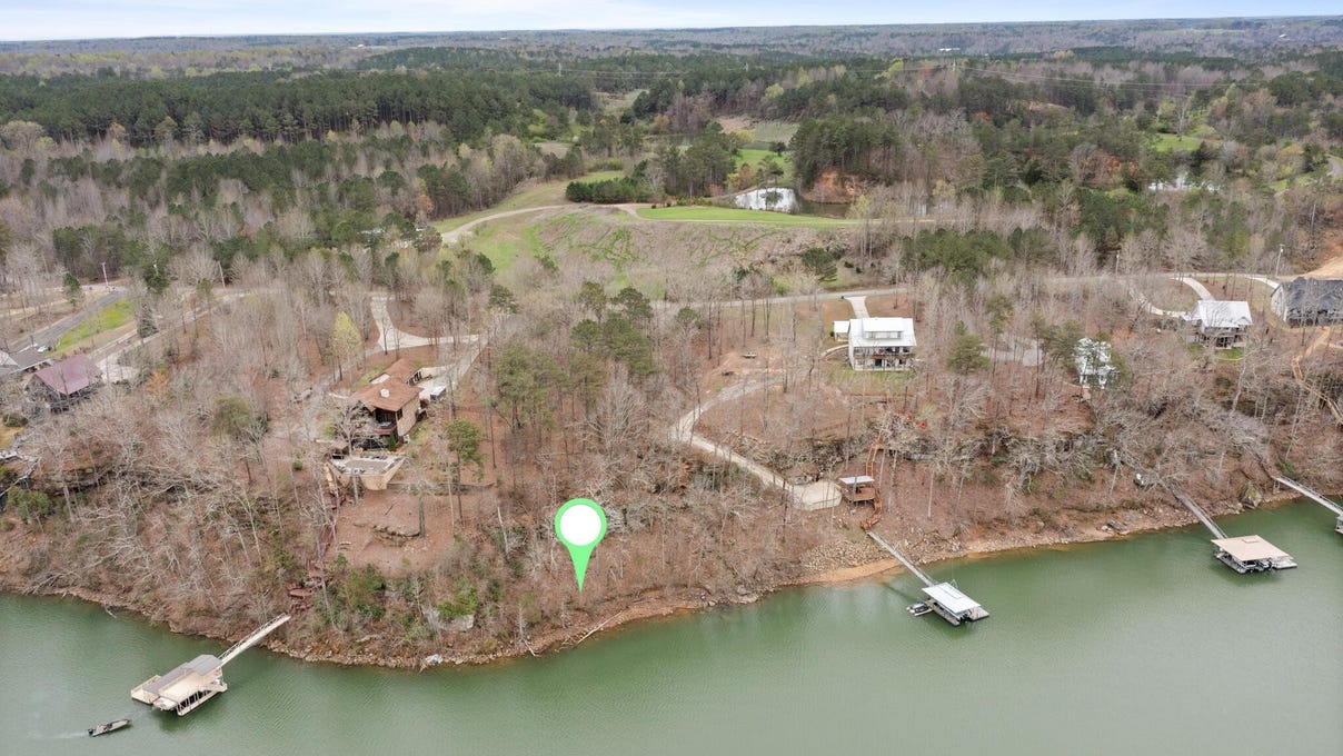 LOT 11 THE BLUFFS AT BRUSHY POND