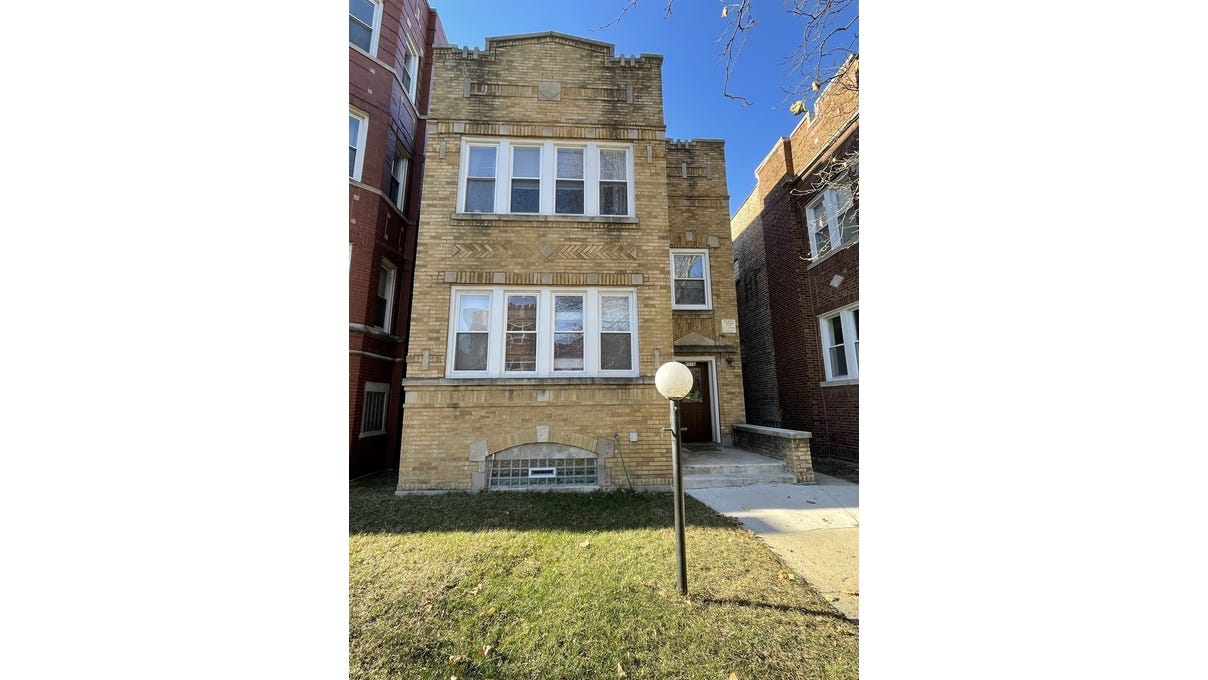 8016 S Saint Lawrence Ave  