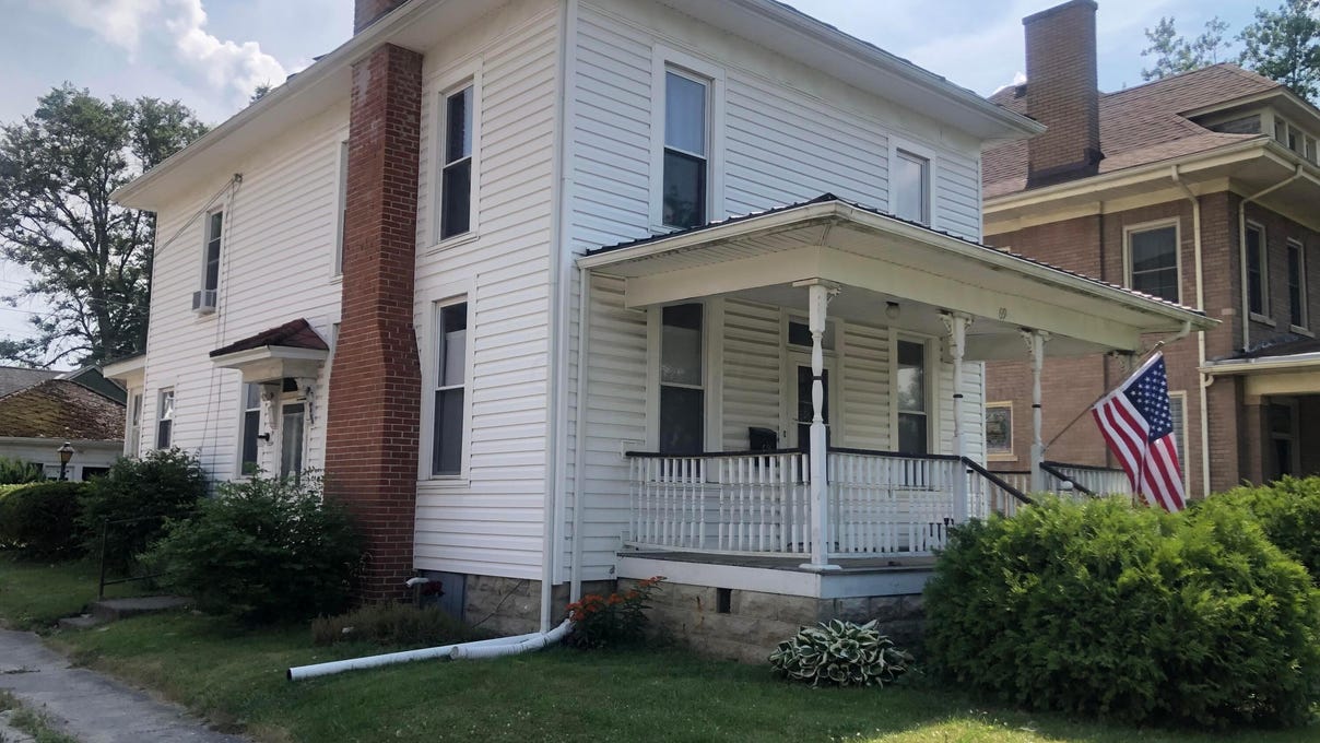 69 W High St  
