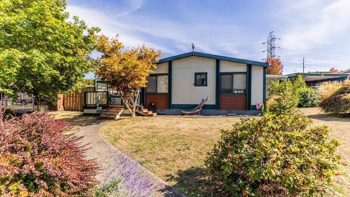 1602 NE Riverside Dr Unit 70  