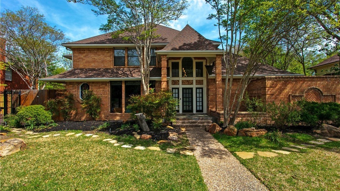 8605 Rosewood Dr  