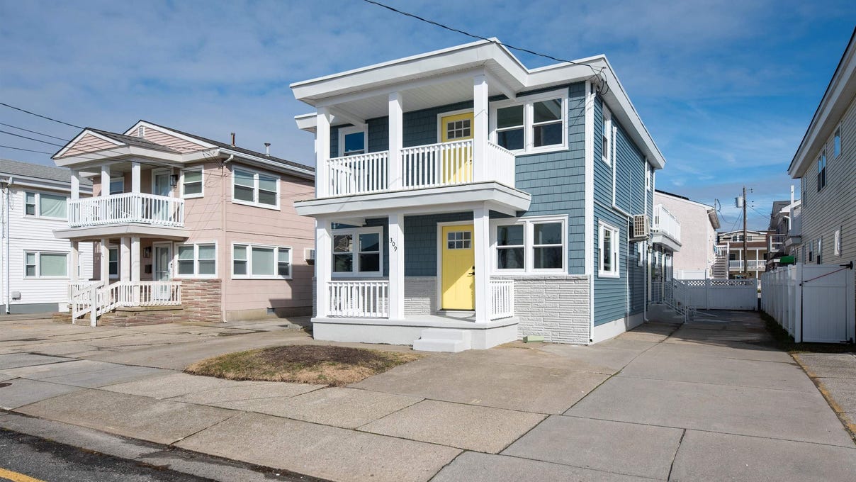 309 E Topeka Ave  