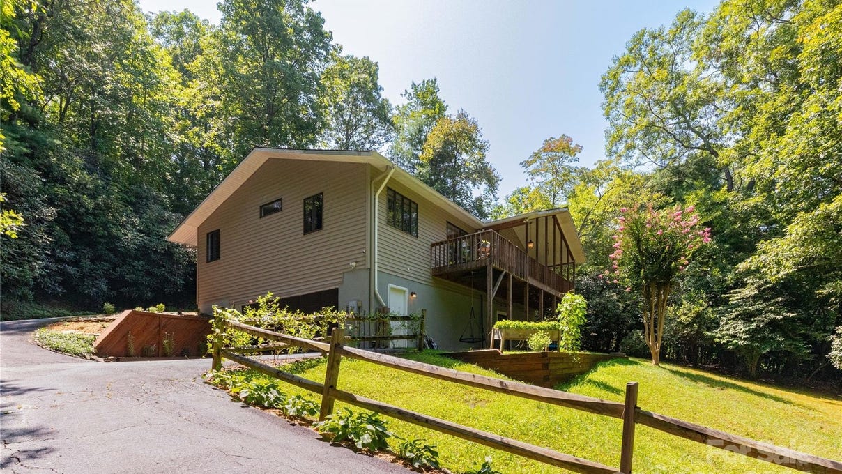 401 Silver Fox Ln  