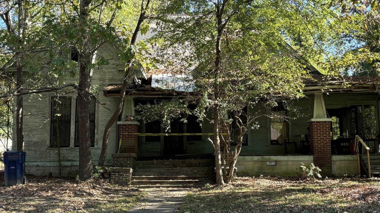 121 NW Cleveland Ave  