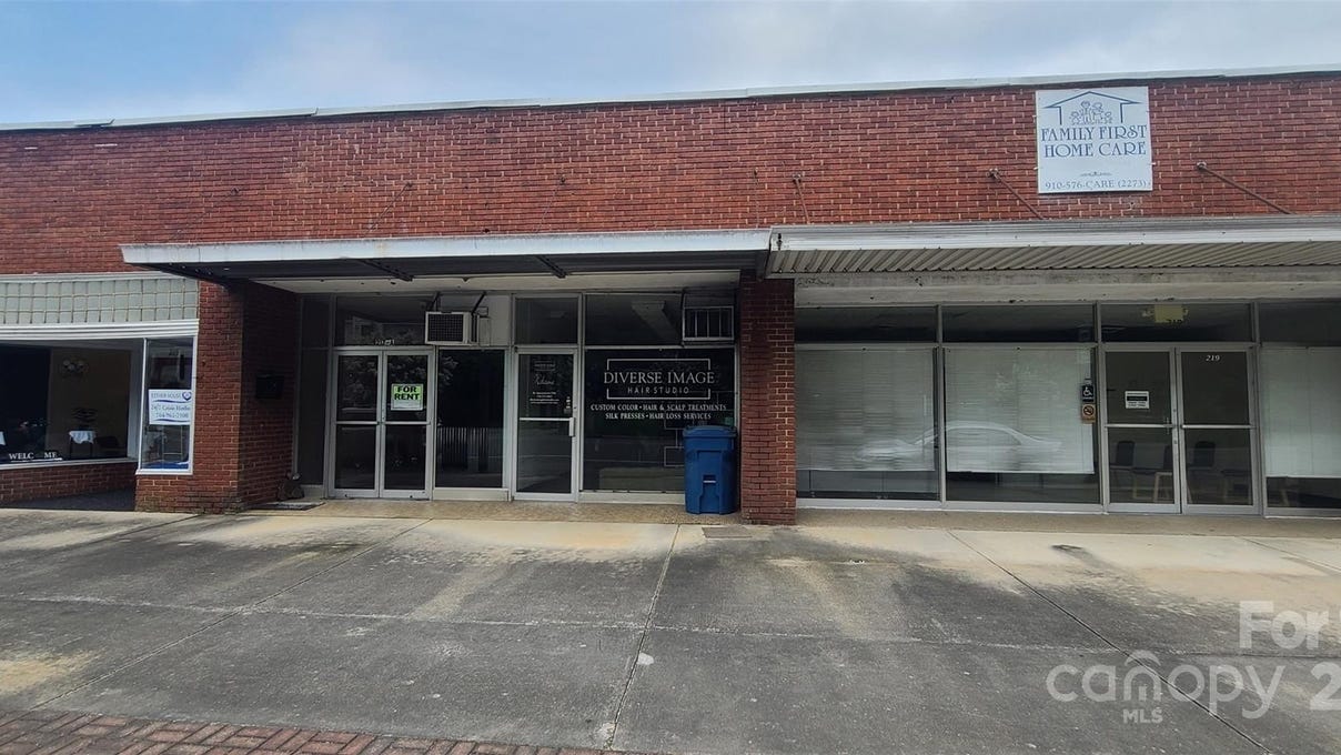 215 N Main St  