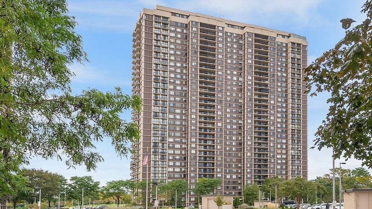 27010 Grand Central Parkway, Apt 1W, Floral Park, NY 11005 Apartment