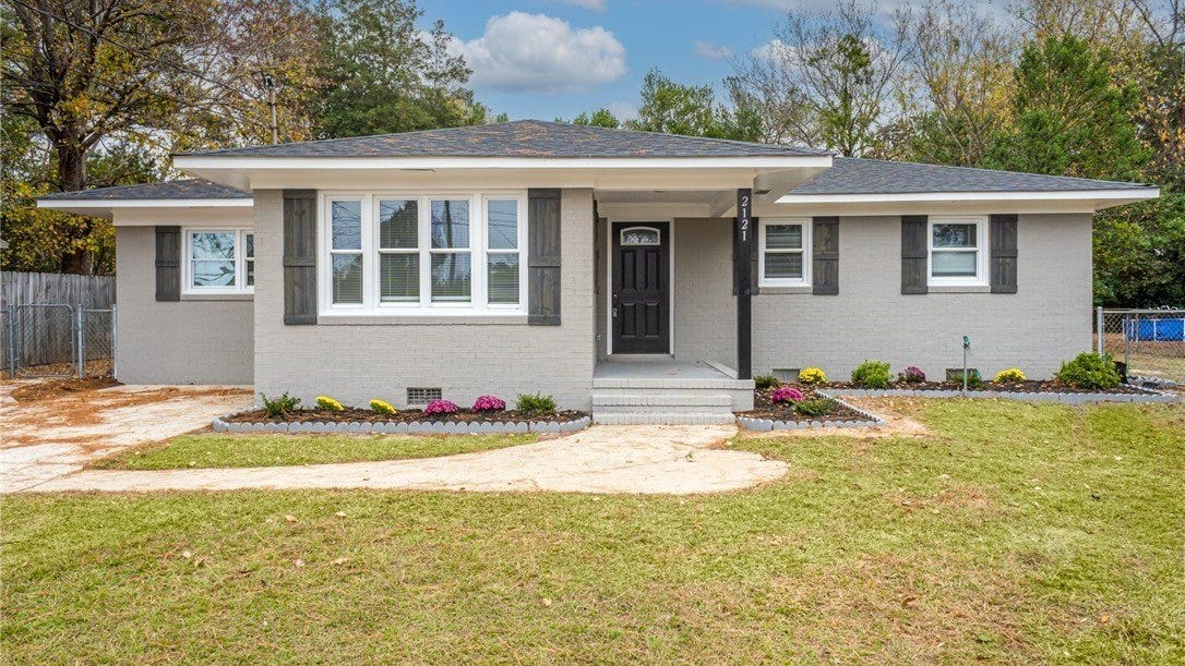 2121 Biltmore Dr  