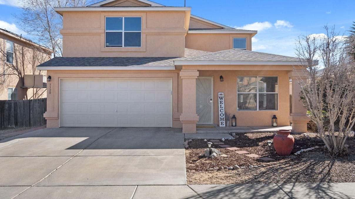 5320 FEATHER ROCK PL NW  