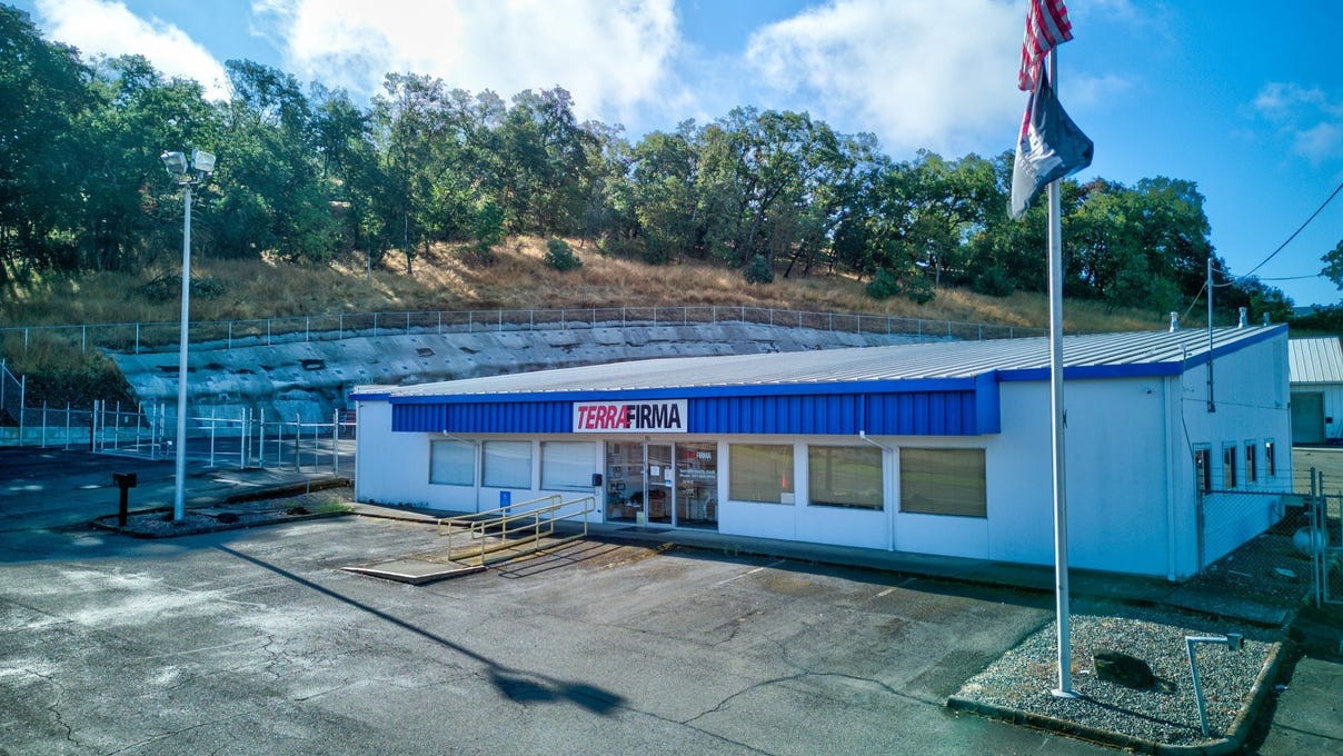 761 NE Garden Vly Blvd  