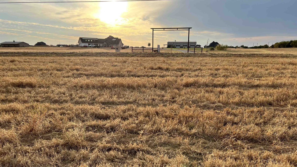 Track 3 Lake Hellums and Garland