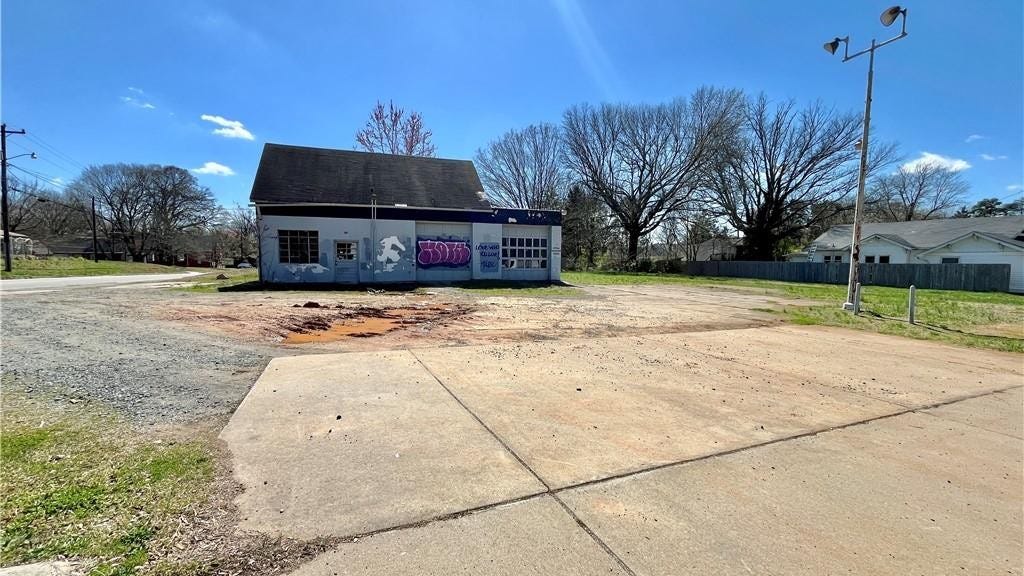 300 W Clemmonsville Rd  