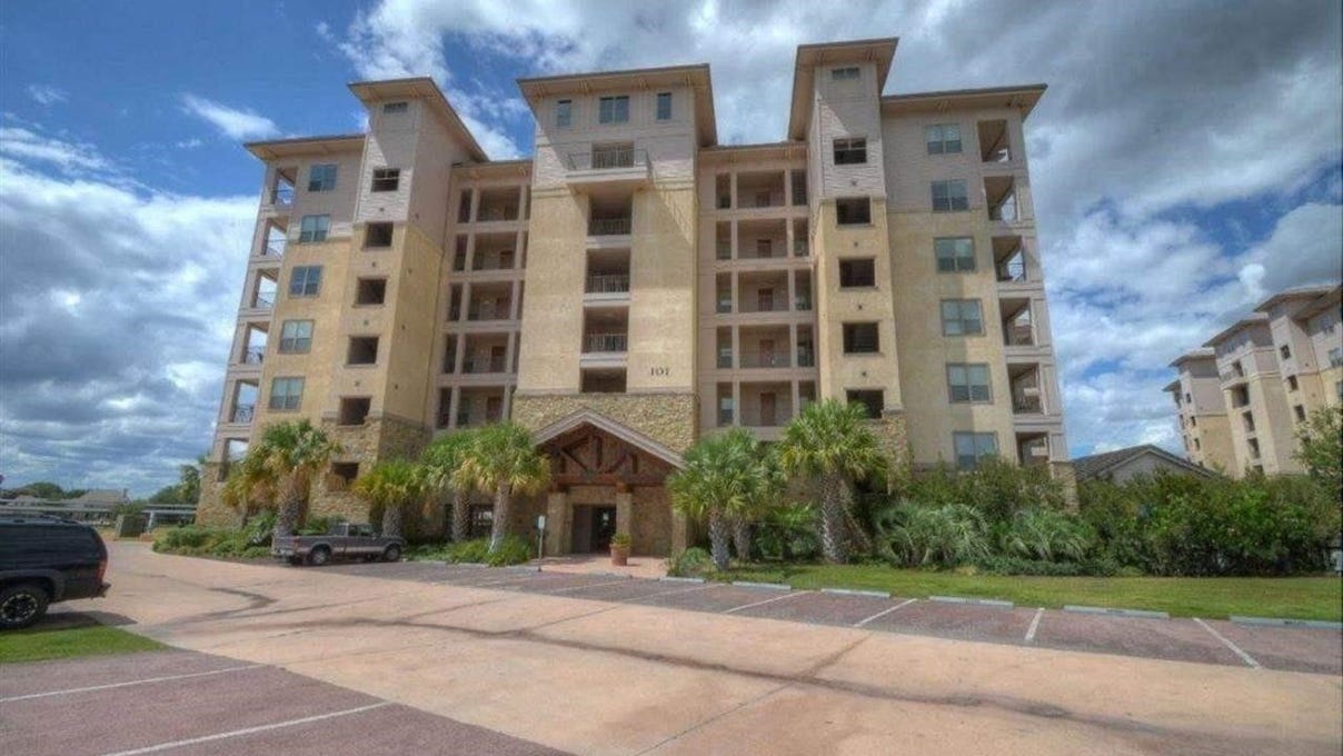 101 West Bank Unit 17