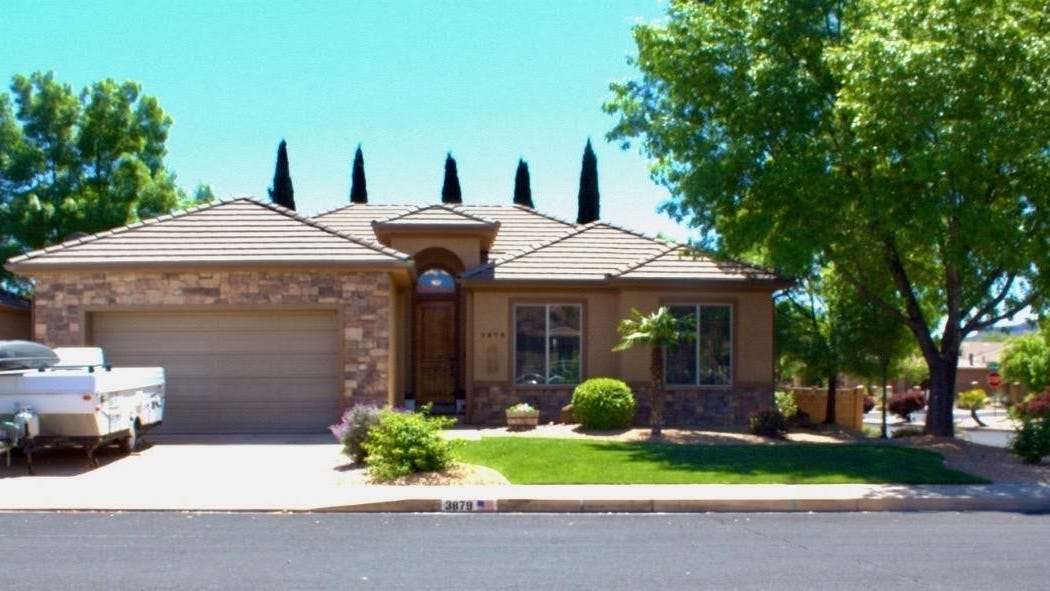 3879 London Ln