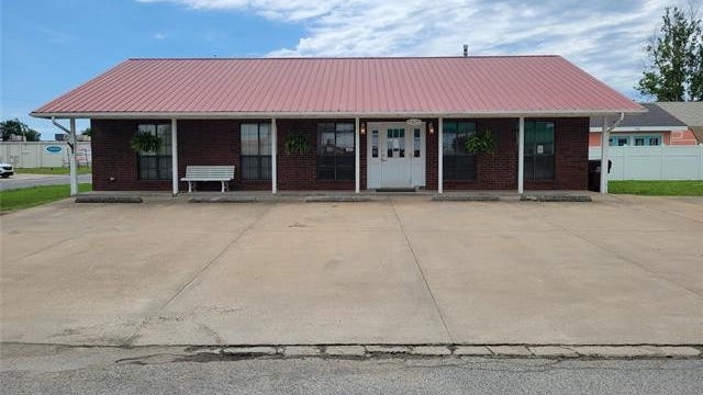300 S Main St