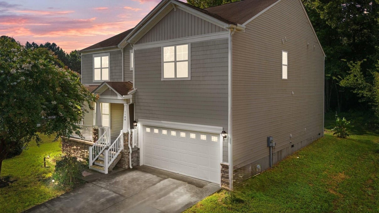 1188 Summerfield Ln W