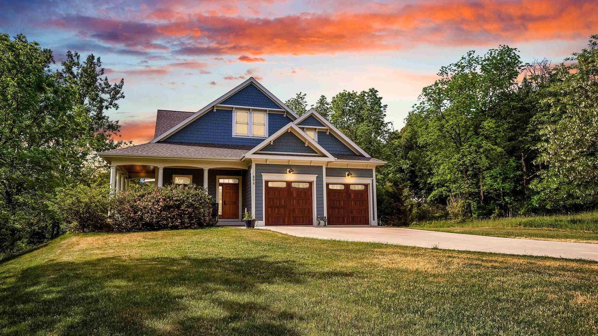 896 Incochee Woods Drive, Traverse City, MI 496841490 House for Sale