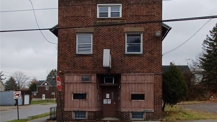 1329 E Indianola Ave