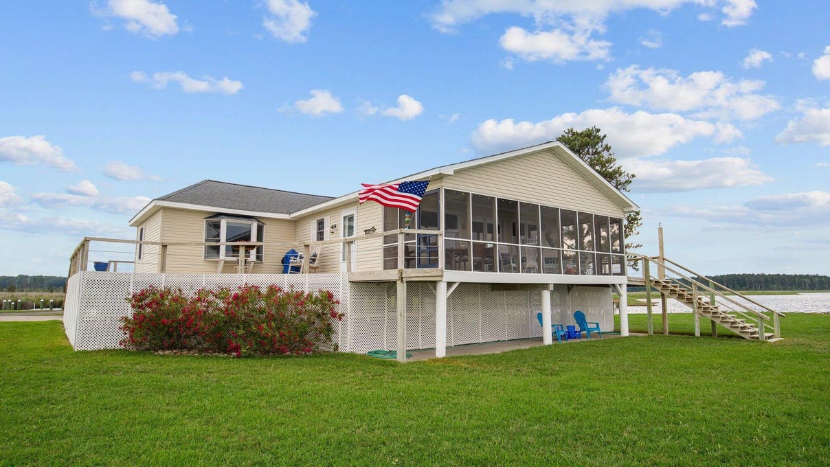 953 Gum Pt Rd