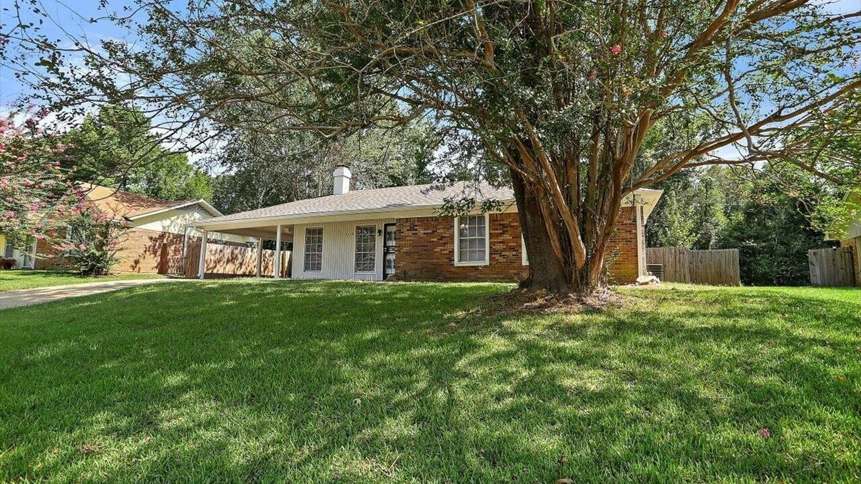 2358 Princess Pne Dr  