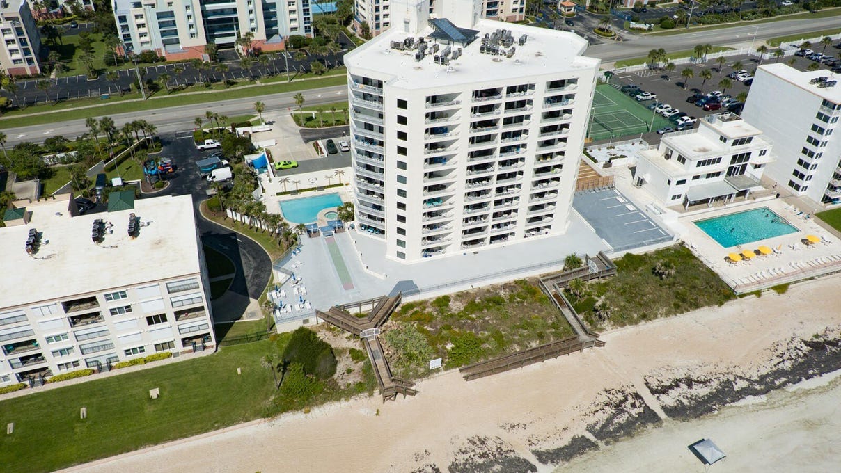 5207 S S Atlantic Ave  