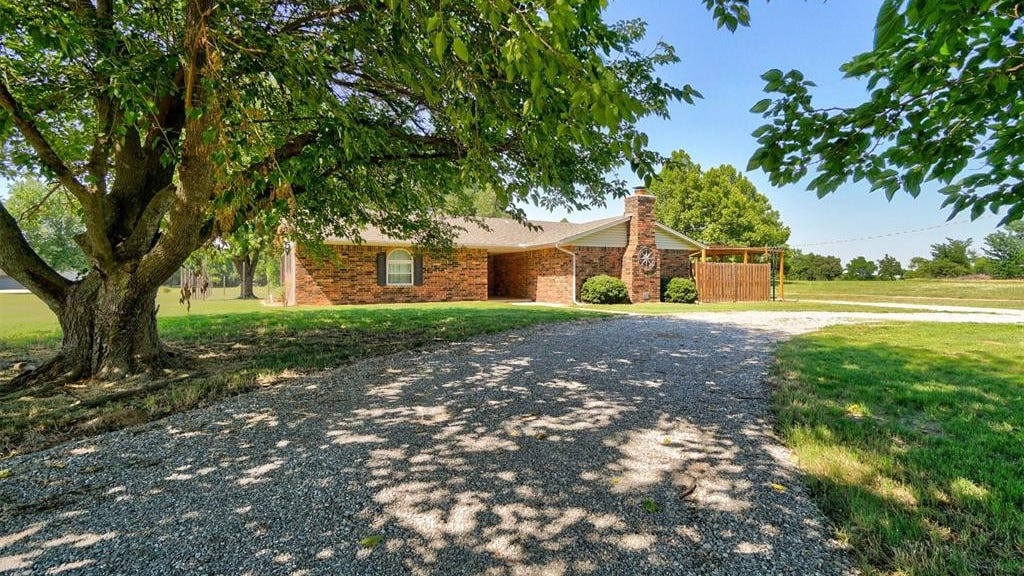 15959 Rolling Hls Rd  