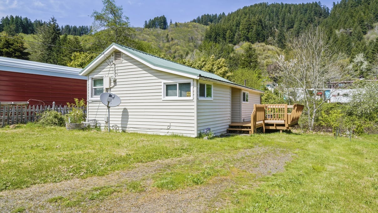 11791 ORCHARD AVE, Mapleton, OR 97453 House for Sale