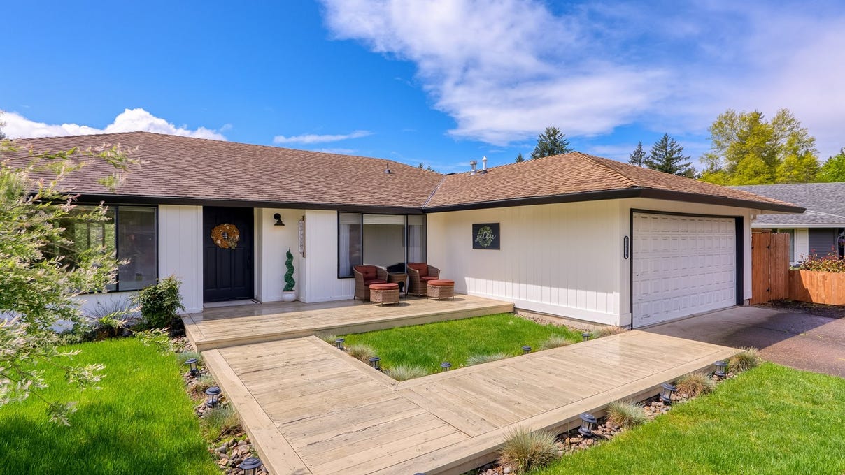 21519 SW UMPQUA CT  