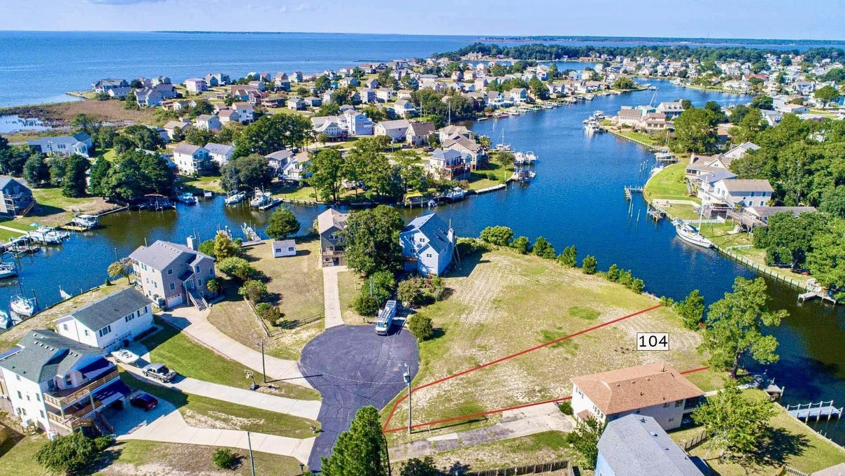 104 KING WILLIAM Ct  