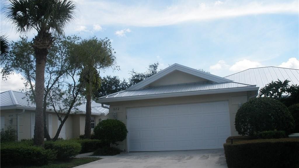 1652 SW Waterfall Blvd, Palm City, FL 34990 Townhouse for Rent