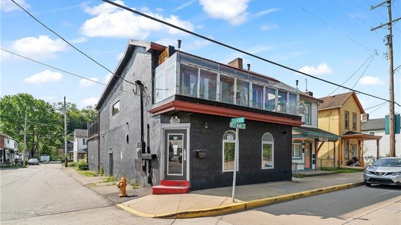 701 W Main St  