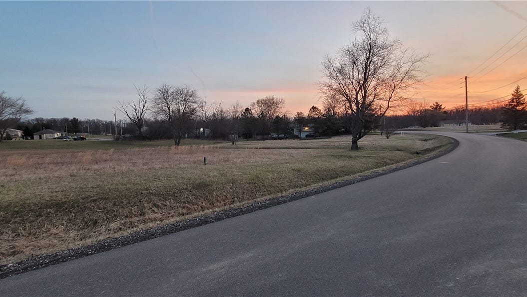 1135-1136 Cinnamon Dr