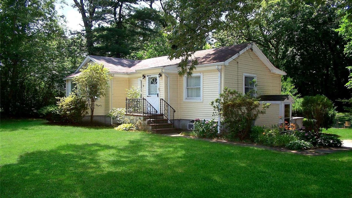 60 Carroll Ave  
