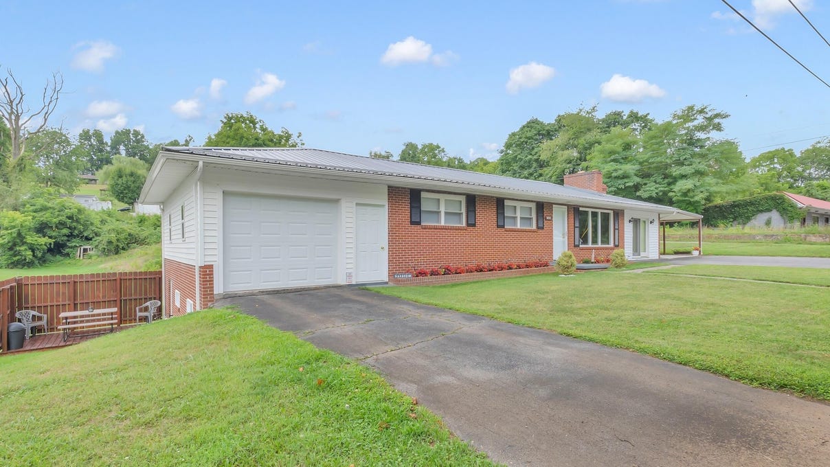 768 Memorial Dr  