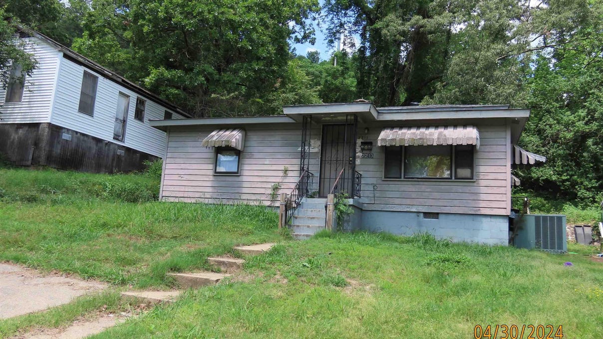 2213 W Short 17th St  