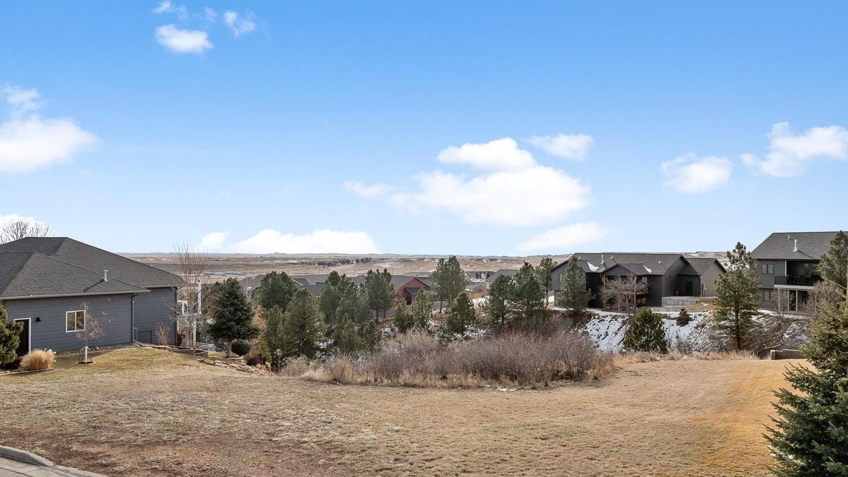 617 Enchanted Pnes Dr  